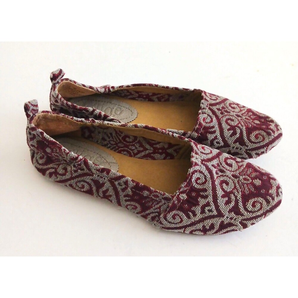 Latigo Bettie Burgundy Gray Velour Tapestry Ballet Flat Sz 7